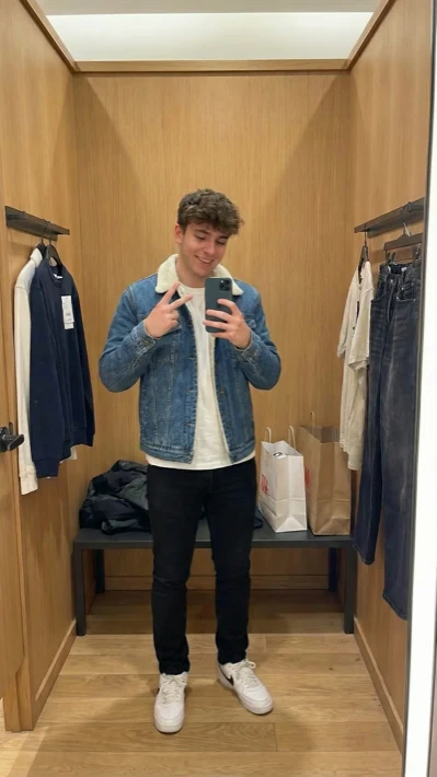 Virtual try-on: man wearing AI-generated outfit by Outfii